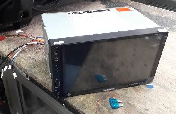 ¿Por Qué Mi Estéreo se Apaga y se Prende?